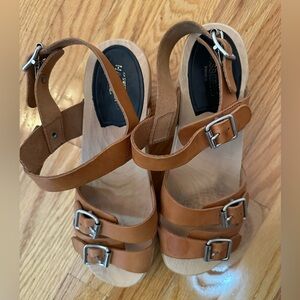 Swedish Hasbeens Wooden Platform Clogs in Size 8
